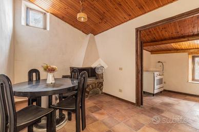 3 LOCALI A CAPRANICA