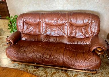 Divano in pelle vintage stile rustico-chic