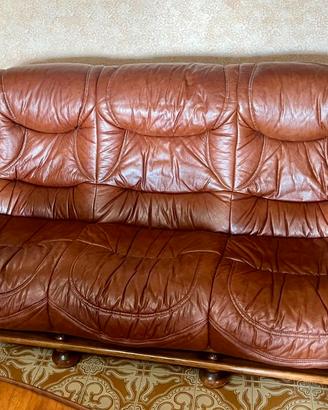 Divano in pelle vintage stile rustico-chic