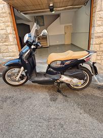 Aprilia  scarabeo 200 