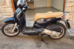 Aprilia  scarabeo 200 