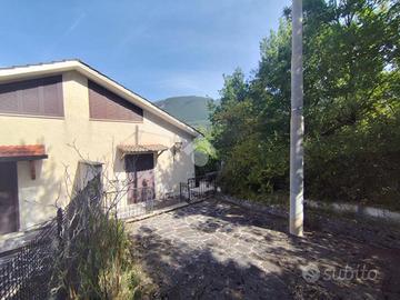 PORZIONE DI BIFAMILIARE A SUBIACO