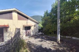 PORZIONE DI BIFAMILIARE A SUBIACO