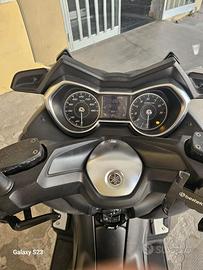 X Max 400 allestimento Iron Max