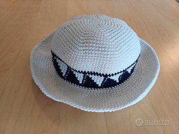 Cappello Estate Capri donna uncinetto bianco e blu