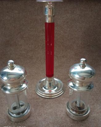 Un set pepe sale in e 1 candelabro in argento