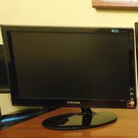 1 MONITOR PC SAMSUNG E 2 TASTIERE 