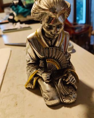 Statuina gheisha