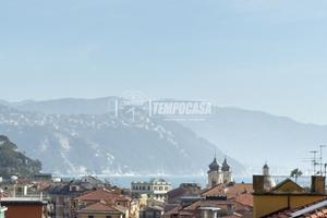 AMPIO E LUMINOSO TRILOCALE CON DOPPIO BALCONE!