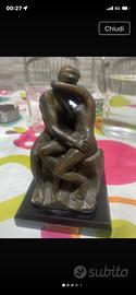 Statua il bacio di august