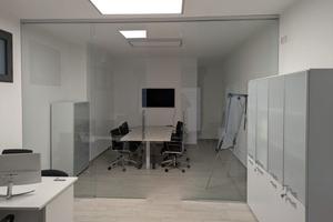 Locale commerciale ristrutturato con posti auto
