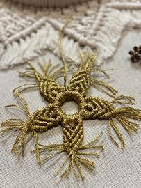 Decorazione albero macramé