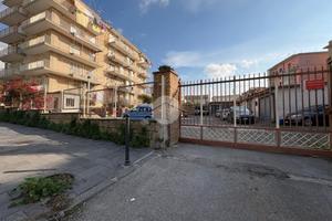 MULTILOCALE A TORRE DEL GRECO