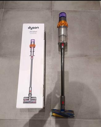 Dyson V15