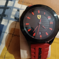 Orologio Ferrari con quadrante in carbonio