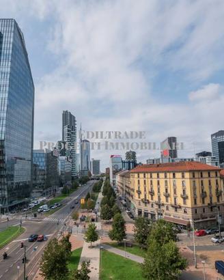 Appartamento di 290 m² con più di 5 locali a Milan