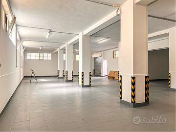 Posti auto, box e cantine in zona centrale