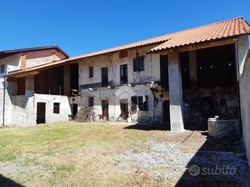RUSTICO A MONTALENGHE