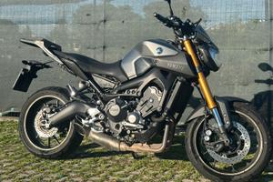 Mt 09 - 28.000 km - Akrapovic e Accessori