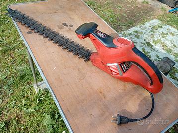 Tosasiepi tosasepie elettrico black decker 500W