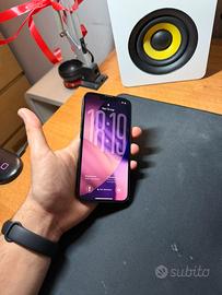 iPhone 14 mezzanotte