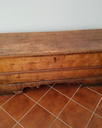 Cassapanca antica in legno con chiave - rustica 