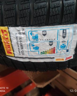 Gomme Invernali Pirelli nuove 225.40.19 255.35.19