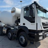 IVECO TRAKKER 500 con betoniera CIFA