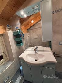 Lavandino con specchiera