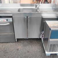 Lavastoviglie Macchina del ghiaccio su banco