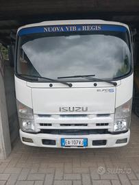 Autocarro Isuzu