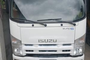 Autocarro Isuzu