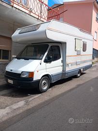 Camper mansardato