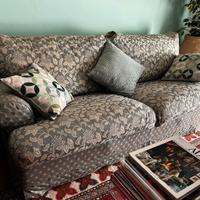 Divano 3 posti in piume d’oca & Pouf coordinato