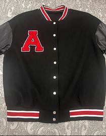 Felpa con maniche finta pelle  con scritta