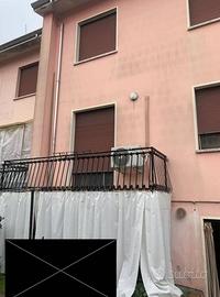 Immobile in asta di 194 m² con box auto a Sermide 