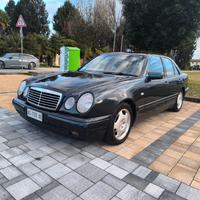 Mercedes-benz E 200 cat Avantgarde