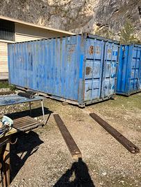 Container 
