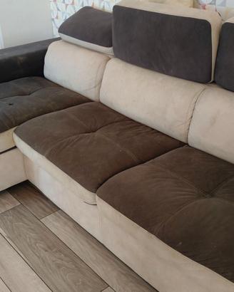 Divano con chaise lounge