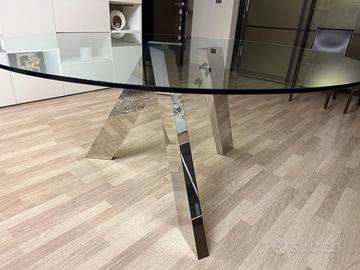 Tavolo modello Fix design Pinuccio Borgonovo