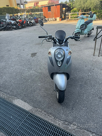 Scooter 100 cc mio