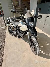 Ducati Hypermotard 796 - 2010