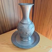 vaso e piatto in peltro