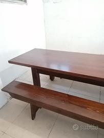 tavolo e panche in legno