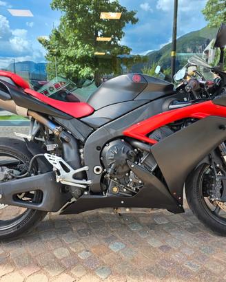 Yamaha YZF R1