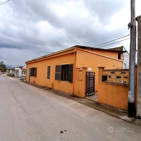 Casa semi indipendente in loc. Is Perdas Carbonia