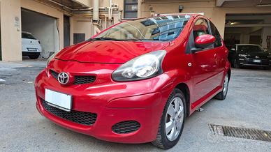 Toyota Aygo 1.0 12V VVT-i 5 porte Now Red Edition