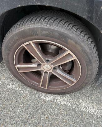 Pneumatici invernali + cerchi lega 215/55 R16 97H