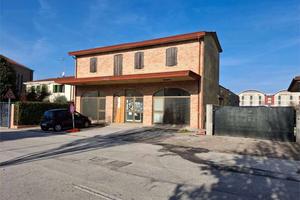 Immobile indipendente con potenziale cambio di des