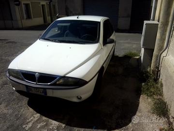 Lancia y